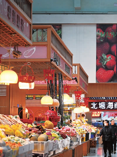 不僅能買(mǎi)菜買(mǎi)肉，還能喝咖啡、逛展覽——年輕人為啥紛紛打卡菜市