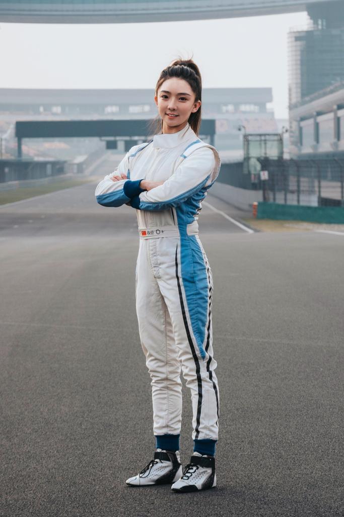 從視頻博主到F1學(xué)院賽場的中國女車手