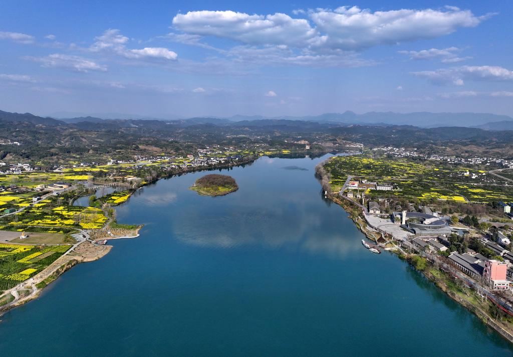 新時(shí)代中國(guó)調(diào)研行之文化中華丨一江分兩岸，稻香飄千年_新聞?lì)l道