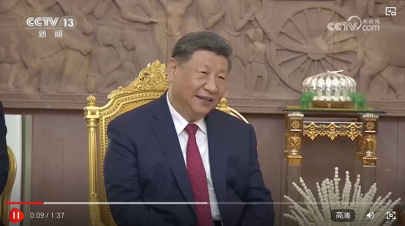 習(xí)近平會(huì)見柬埔寨太后莫尼列